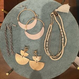 Elegant Gold and Cream Jewelry Set